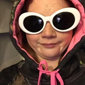 Meet your Posher, Adrienne